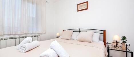 2 bedrooms, internet