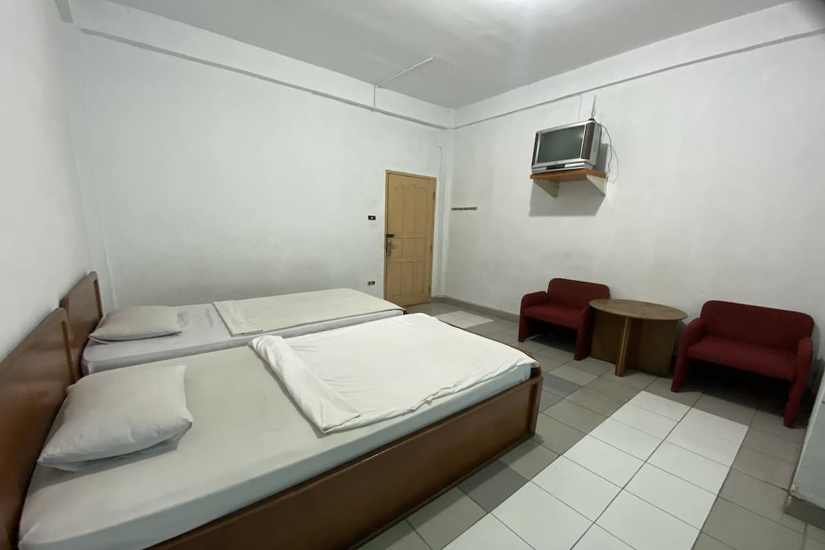 Free WiFi, bed sheets