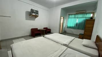 Deluxe Twin Room | Free WiFi, bed sheets