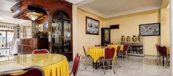 Hotel O near RS Awal Bros Sudirman