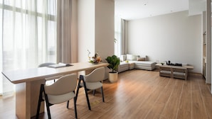 Executive-Suite, eingeschränkter Meerblick | Innenbereich