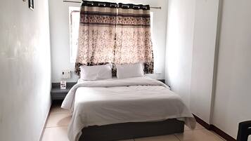 Deluxe Room | Desk, WiFi (free)