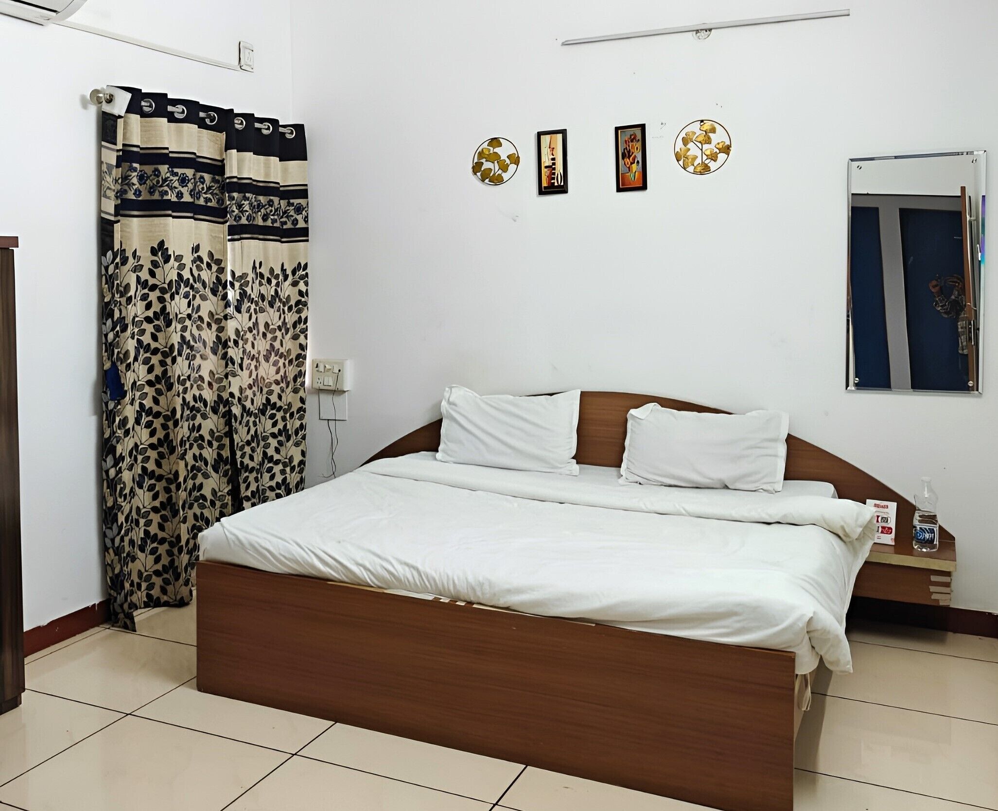 Deluxe Room | Desk, WiFi (free)