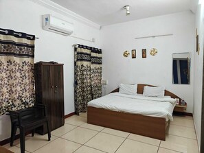 Deluxe Room - Hotel The One (Rajkot)