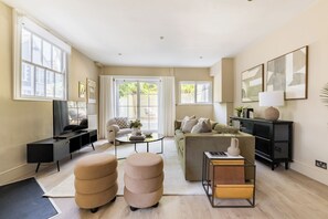 House | Living area - Sunlit Sands End Terrace & Garden (London)