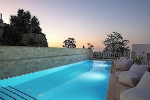 Piscina a l'aire lliure 