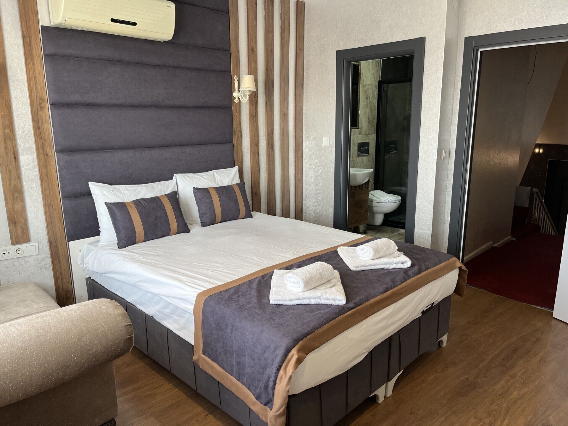 Economy Double Room | Laptop workspace, WiFi (free)