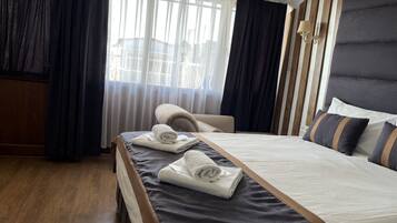 Economy Double Room | Laptop workspace, WiFi (free), bed sheets