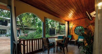 SECLUDED RETREAT FOR COUPLES - A/C- WIFI