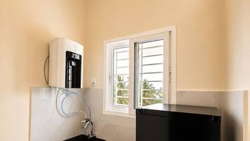 Deluxe Apartment, Hill View | Private kitchen