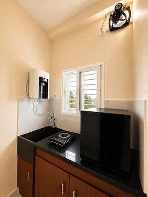 Deluxe Apartment, Hill View | Private kitchen - Sri Abirami Homestays - Residency (Tiruvannamalai)