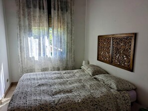2 bedrooms, iron/ironing board, WiFi, bed sheets - 🌿Vacation rentals, relaxation, and the beach just a stone's throw from Cefalù. 🏖️ (Cefalù)