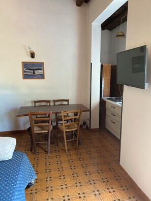 Dining - 🌿Vacation rentals, relaxation, and the beach just a stone's throw from Cefalù. 🏖️ (Cefalù)