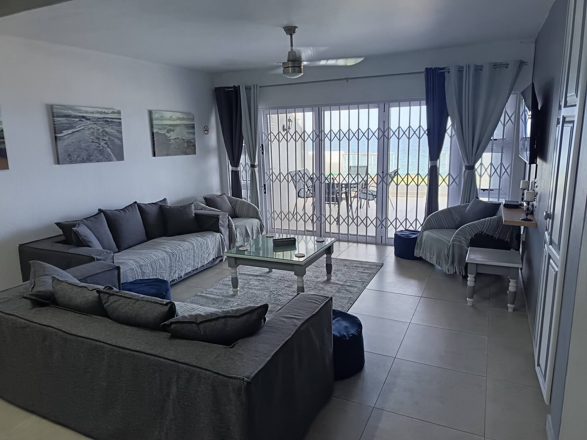 Apartment, 3 Bedrooms, Patio | Living room