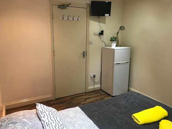 Mapesbury Hostel - Central London
