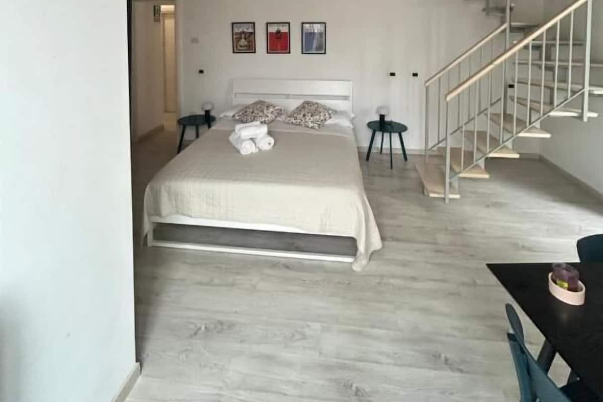 Quadrupla Superior, balcone, vista città | Insonorizzazione, ferro/asse da stiro, Wi-Fi gratuito