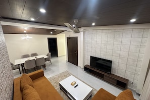 Living area - Mountain View Apartment Murree  Sleeps 6 (Khaira Gali)