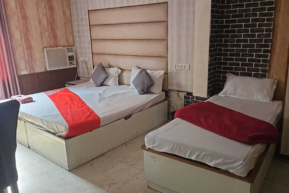Habitación triple, aire acondicionado | Camas extra, wifi gratis y ropa de cama 