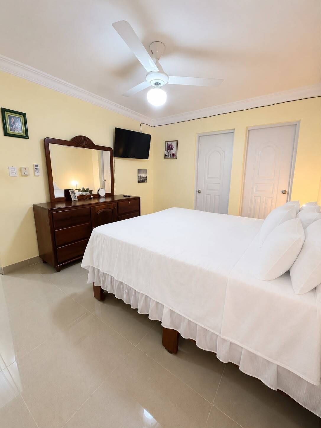 3 chambres, fer et planche à repasser, Wi-Fi, draps fournis