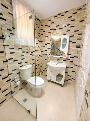 Towels, soap, toilet paper - A beautiful, comfortable, and safe home for the whole family (Santo Domingo Este)