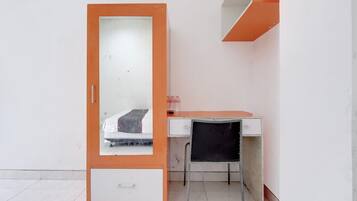 1 chambre, bureau, Wi-Fi gratuit, draps fournis