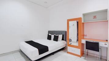 Desk, WiFi (free), bed sheets