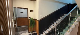 S Empire Hotel