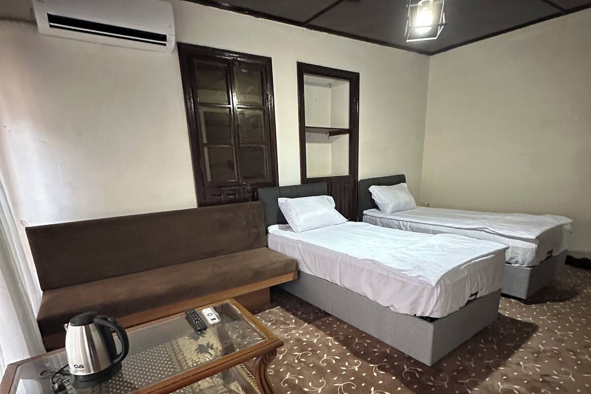Habitación Confort con 2 camas individuales | Wifi gratis