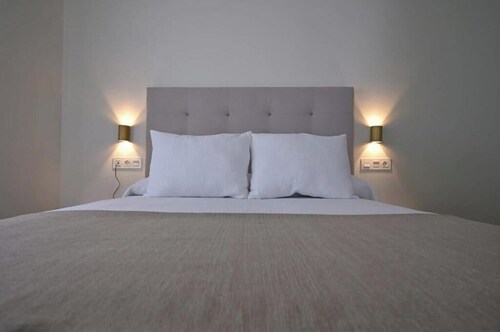 Deluxe Apartment with Garden View / Bright, spacious, and comfortable