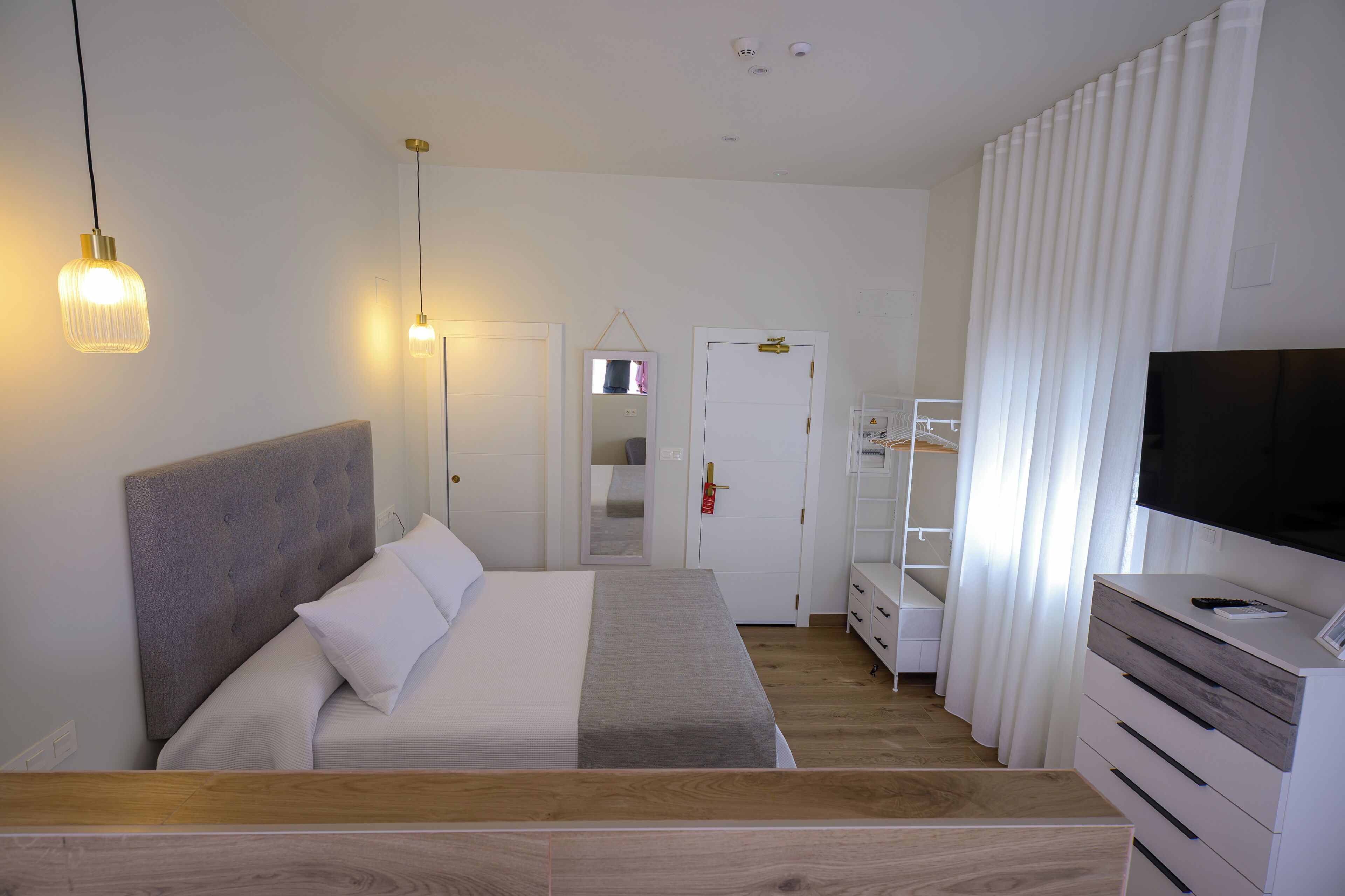 1 bedroom, in-room safe, desk, free WiFi