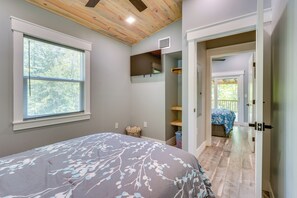 Room - On-Site Spring & River Access! Sunshine State Stay (High Springs)