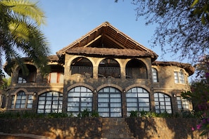 Ngoại thất