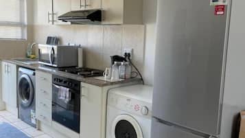 Apartment, 2 Bedrooms | Laundry