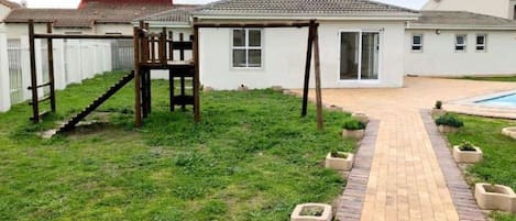 Apartment, 2 Bedrooms | Children’s area