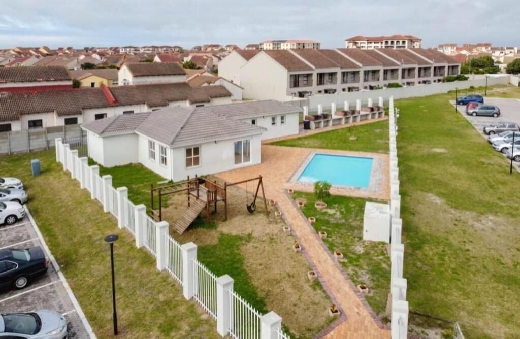 Apartment, 2 Bedrooms | Pool | Outdoor pool