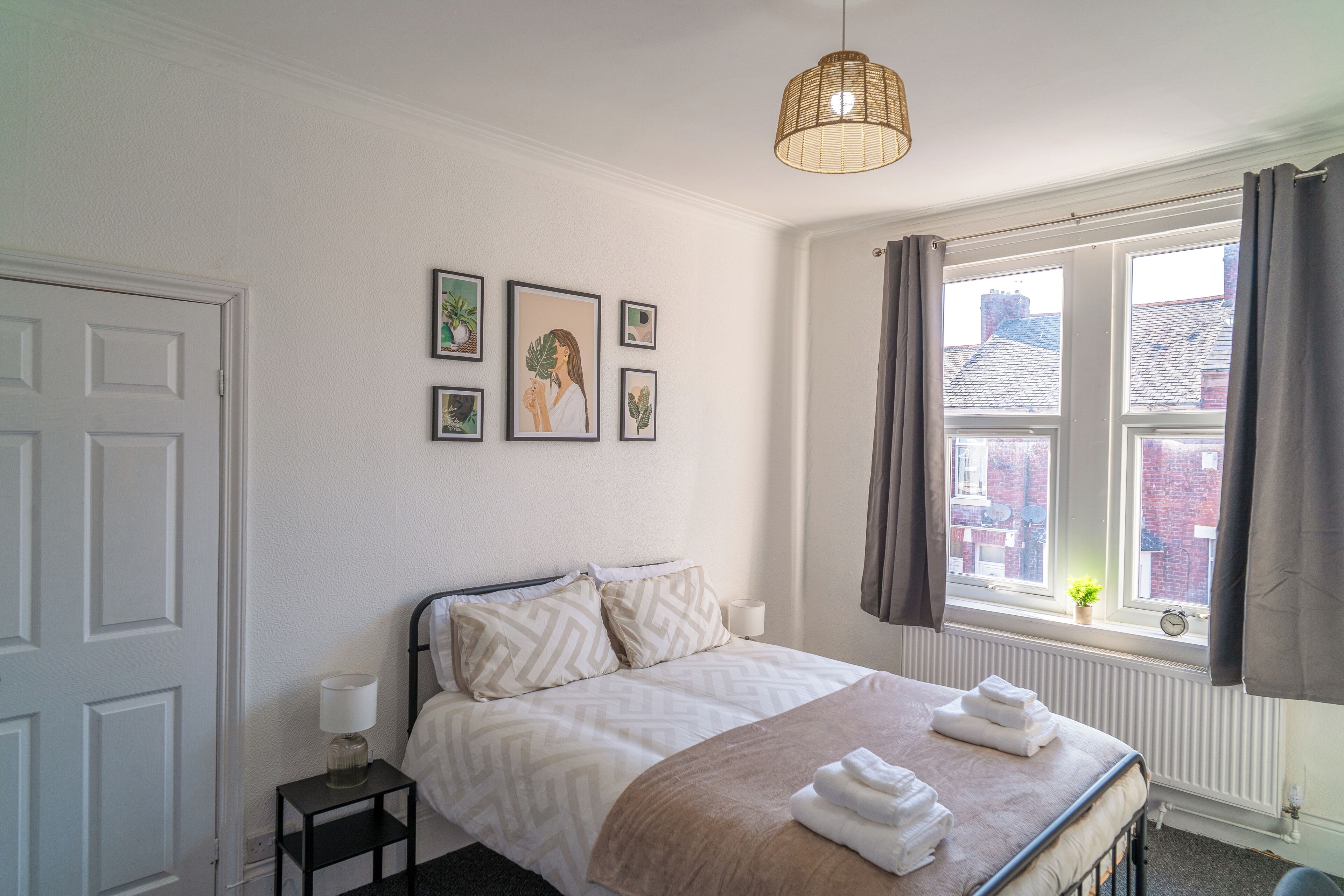 2 slaapkamers, een strijkplank/strijkijzer, wifi, beddengoed