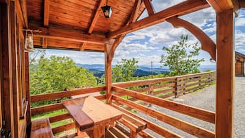 Standard Cabin, Valley View | Terrace/patio