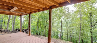 Charming Resort Cabin at Lake Hiwassee!