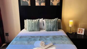 1 bedroom, iron/ironing board, internet, bed sheets