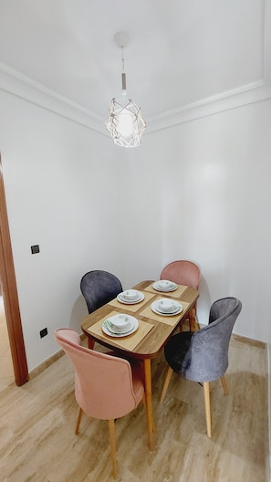 Dining - Apartment 2 with pools, ocean view, and beach access (Tanger)