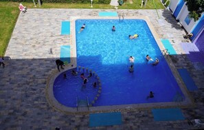 Pool - Charming 2-Bedroom Apartment with Pool View and Balcony (Martil)
