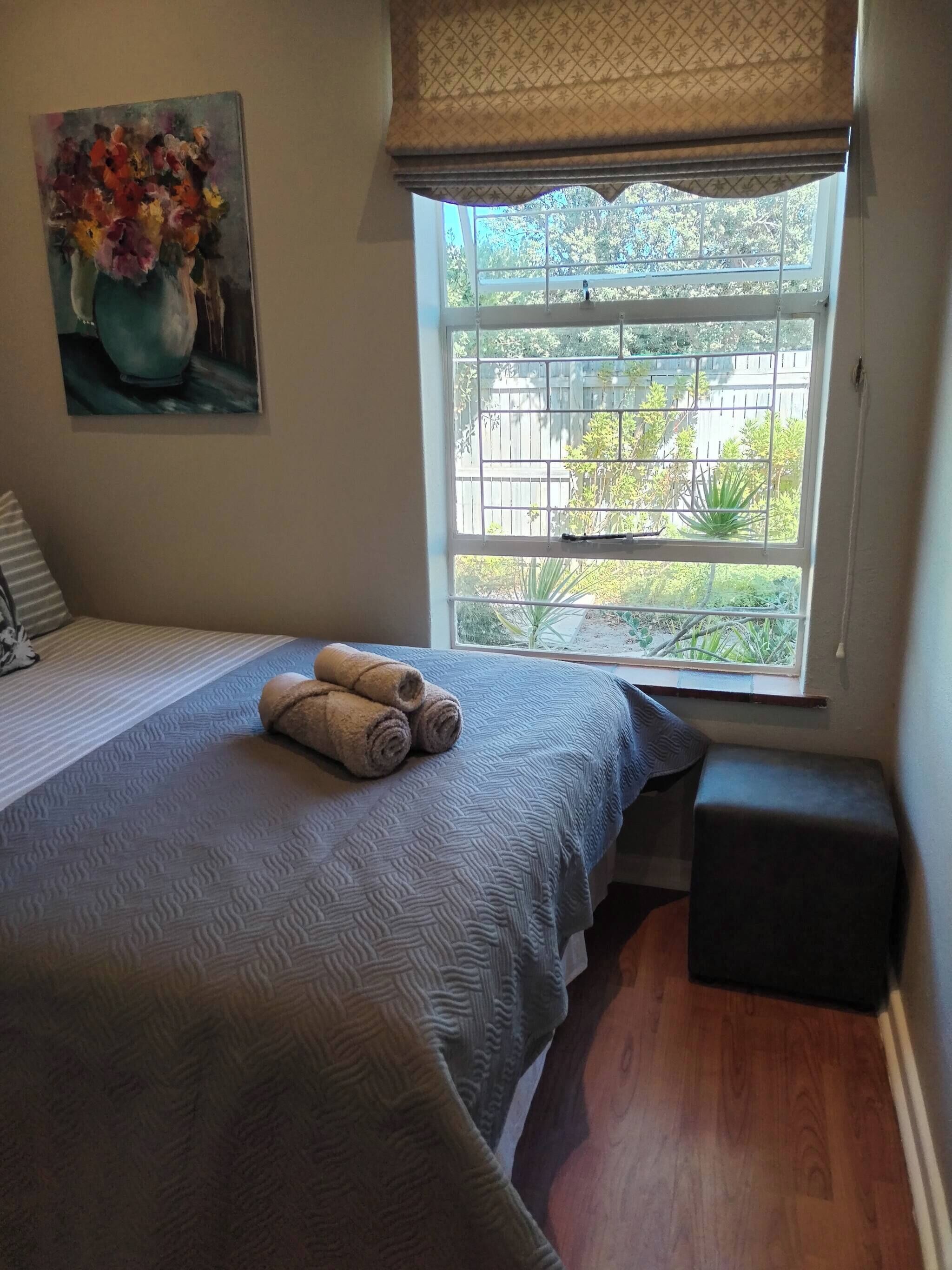 2 bedrooms, iron/ironing board, Internet, bed sheets
