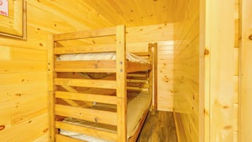 1 bedroom, internet, bed sheets