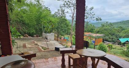 Mountain Front Family Home Big Balcony For 4 Rare Birds, Bikes
