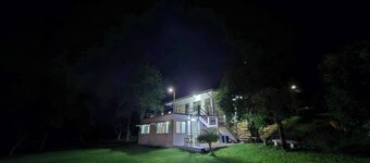 Mountain Front Family Home Big Balcony For 4 Rare Birds, Bikes