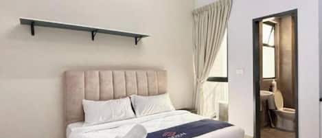 Apartment (Standard Studio ) | Iron/ironing board, WiFi (free)