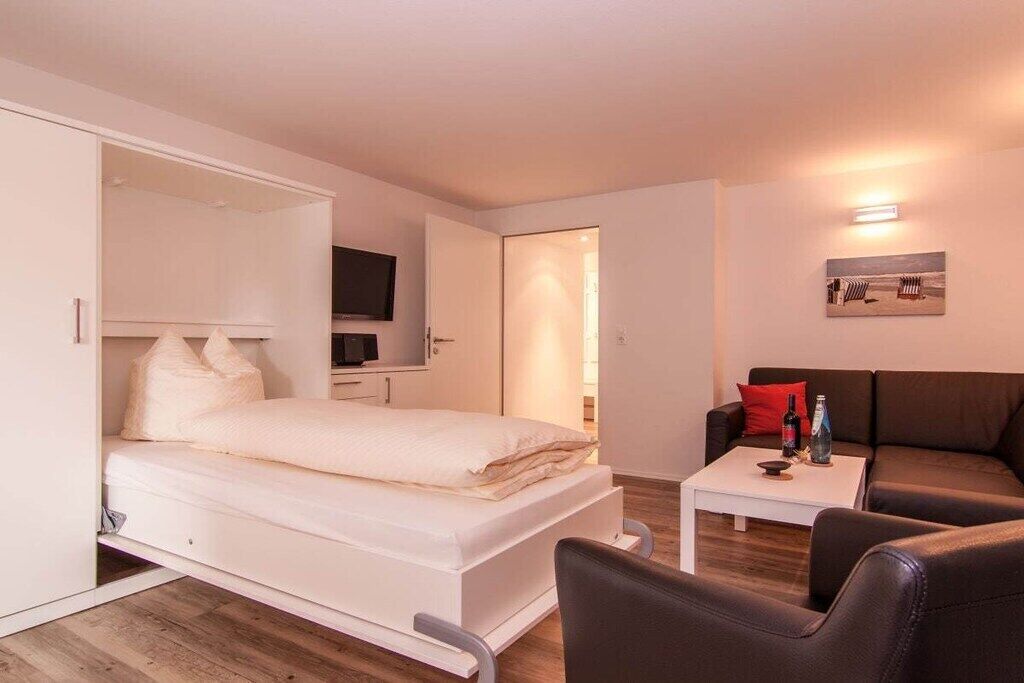 1 bedroom, WiFi (free), bed sheets