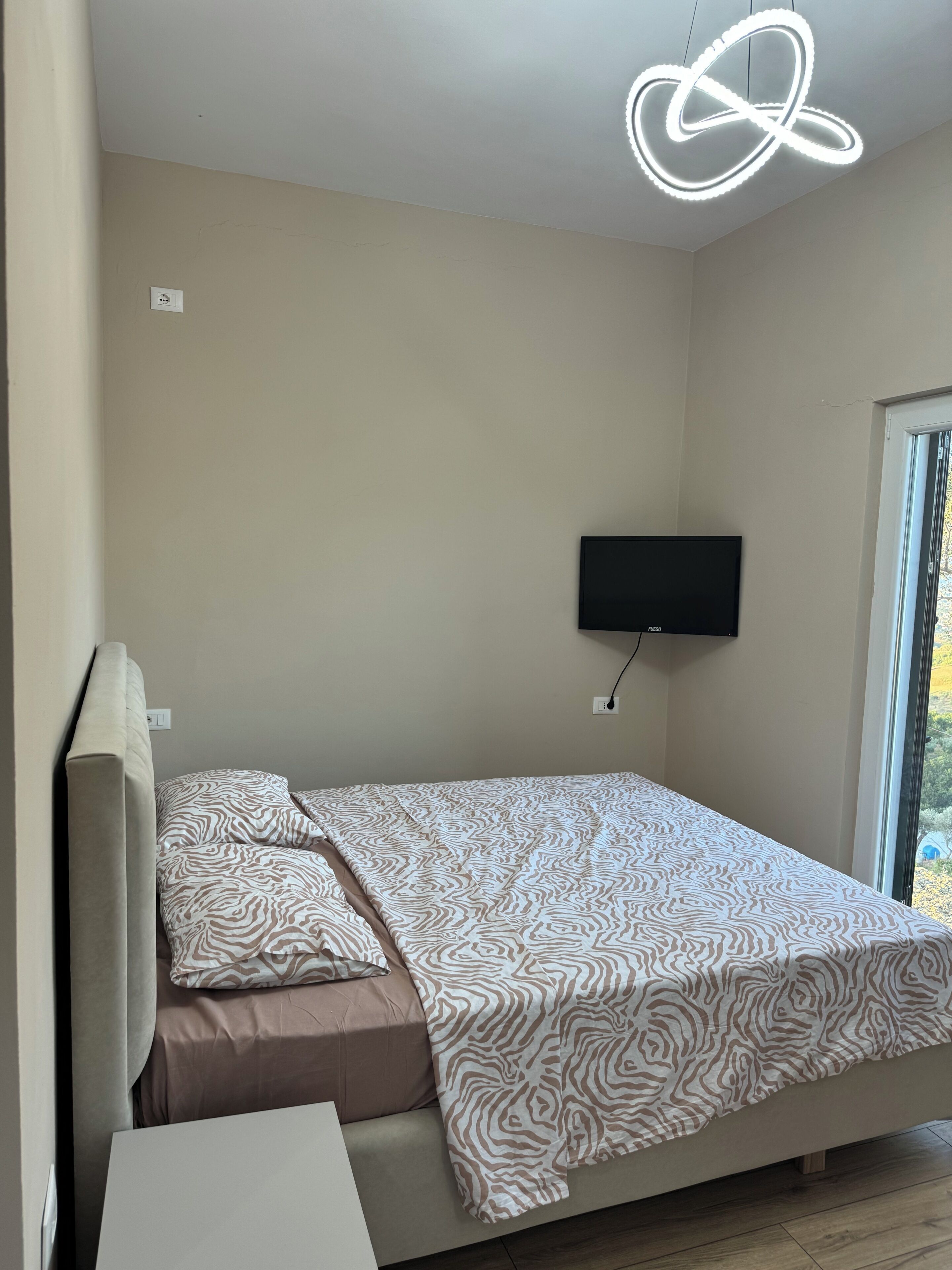 2 habitaciones, tabla de planchar con plancha, wifi y ropa de cama 