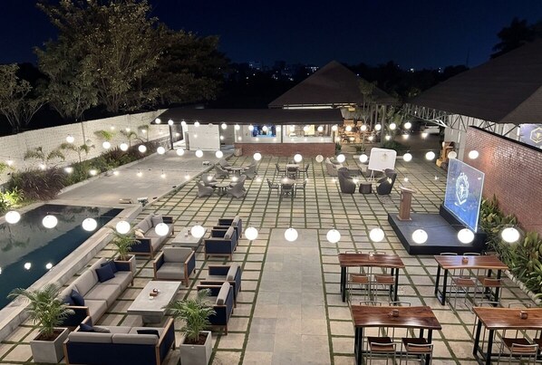 Outdoor pool - Le Roma Samsara (Bengaluru)