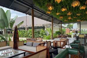 Outdoor dining - Le Roma Samsara (Bengaluru)